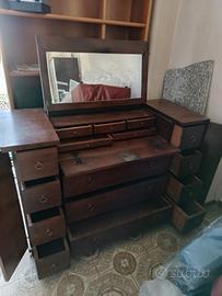 Cassettiera,madia comò  in noce 