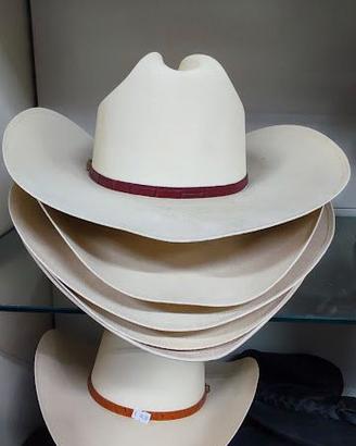 CAPPELLO WESTERN IN PAGLIA RIGIDA MARCA TUCSON