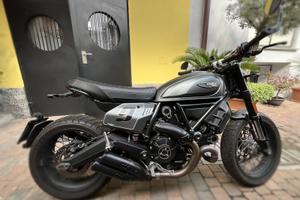 Ducati Scrambler Nightshift 5800 km depot. A2