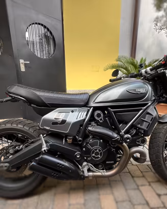Ducati Scrambler Nightshift 5800 km depot. A2