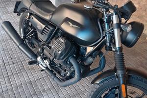Moto guzzi v7 stone 