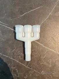 Raccordo a tre vie per scarico condensa