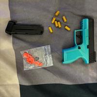 pistola giocattolo finta