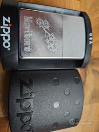 Zippo Marlboro originale 2004 mai acceso