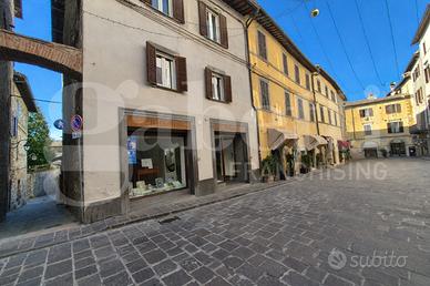 Negozio Gubbio [NEGGARIBALDI14ACG]