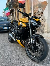 Triumph Street Triple RS 765 Gialla
