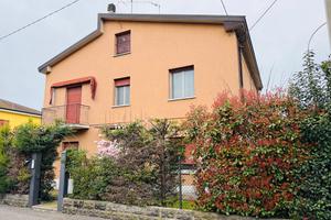 Villa bifamiliare via Giosuè Carducci, Centro, Cre