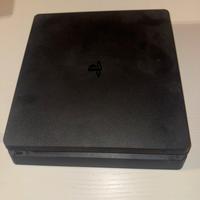 PS4 con giochi e 3 controller