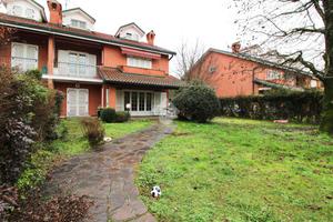 PORZIONE DI QUADRIFAMILIARE A TRAVACÒ SICCOMARIO