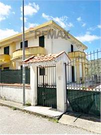 Villetta bifamiliare - Saponara