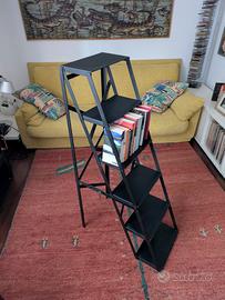 Libreria metallica nera opaca