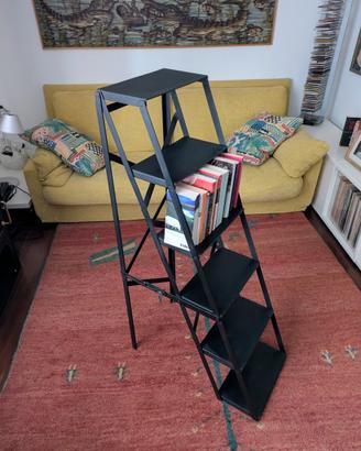 Libreria metallica nera opaca