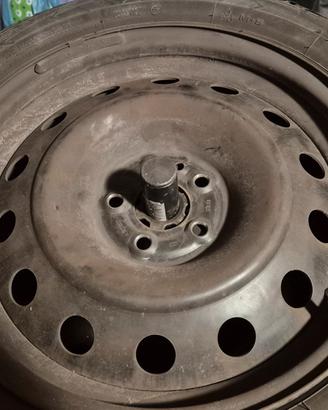 4 cerchi in ferro Fiat 6JX16 + gomme omaggio. 