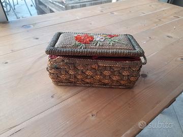 Cestino da Cucito Vintage in Vimini e Paglia