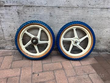 Bmx cerchi Star X copertoni Pirelli