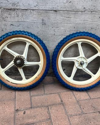 Bmx cerchi Star X copertoni Pirelli