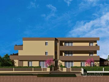 Appartamento di 92 m² con 4 locali e box auto a Mi