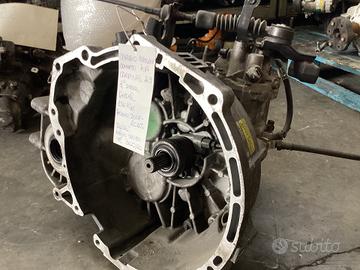 Cambio Kia Carnival 2.9; 4300038050