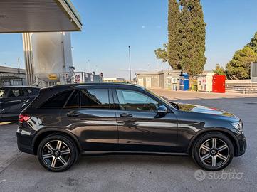 Mercedes-benz GLC 300 d 4Matic Sport TOTAL BLACK