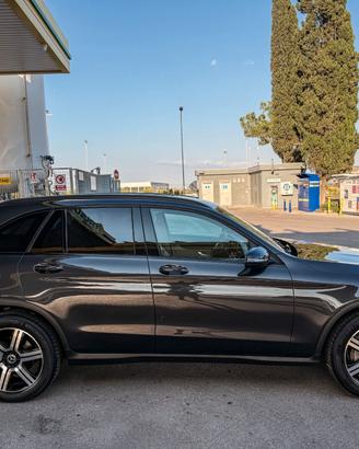 Mercedes-benz GLC 300 d 4Matic Sport TOTAL BLACK