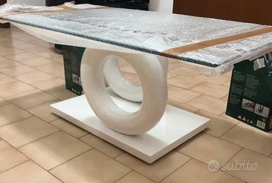 Tavolino vetro di design con base ad anello