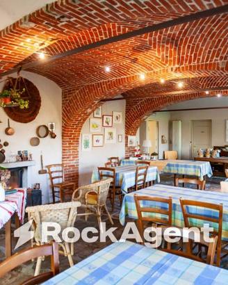 Villa di 764 m² con più di 5 locali a Dogliani