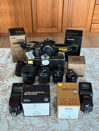 NIKON D5600 + KIT COMPLETO - TENUTO MANIACALMENTE