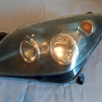 FARO ANTERIORE SFONDO NERO SX OPEL ASTRA H 2007