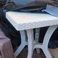 TAVOLO E SEDIE PER ESTERNO/GIARDINO