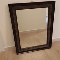 Specchio con cornice in legno