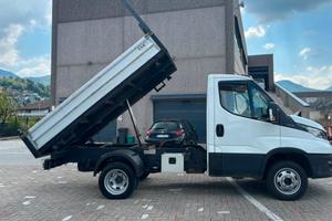 Iveco Daily 35-140 ribalt trilaterale 2023 Euro6e 