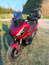 Honda ADV 350  2024  8.000 km
