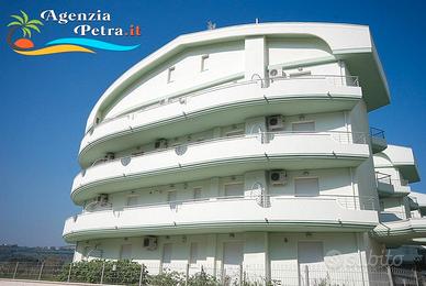 Appart. vicinissimi al mare a TORTORETO LIDO