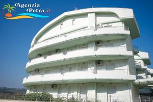 Appart. vicinissimi al mare a TORTORETO LIDO