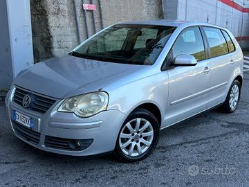 Volkswagen Polo 1.4/75CV 16V 5p. Sportline