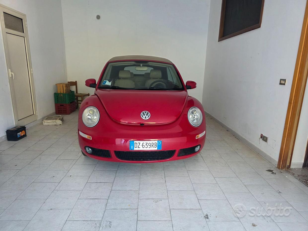 VOLKSWAGEN New Beetle