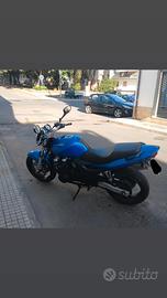 Kawasaki ZR7 