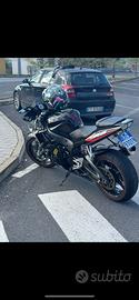 TYamaha r6