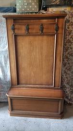 Appendiabiti con cassapanca