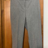 Pantaloni larghi grigi righe nere