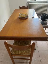 Tavolo in legno