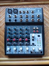 Mixer Behringer Xenyx 802 
