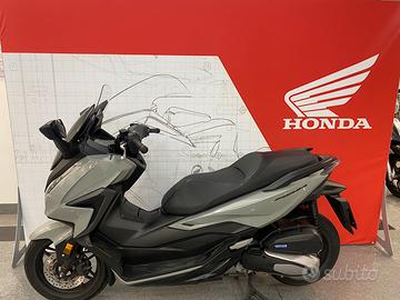 Honda forza 125