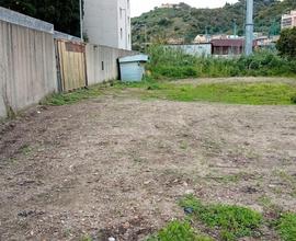 Terreno con capannone di metri quadtati 200