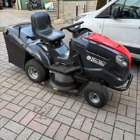 Trattorino Tosaerba OLEOMAC con Cesto di Raccolta