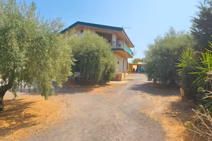 BELPASSO, VIA SANTA SOFIA Villa bifamiliare