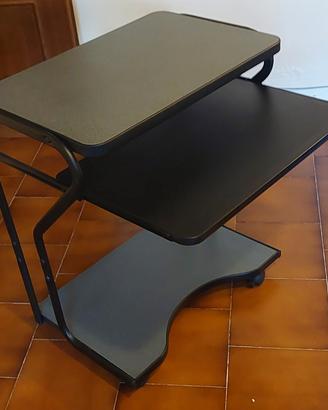 Tavolino porta computer con ruote