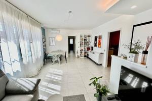 Appartamento di 97 m² con 4 locali e box auto a De