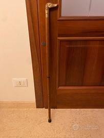 Bastone da passeggio in legno e manico di ottone