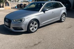 AUDI A3 2015-AUTOMATICA-STRONIC-1.6 diesel-